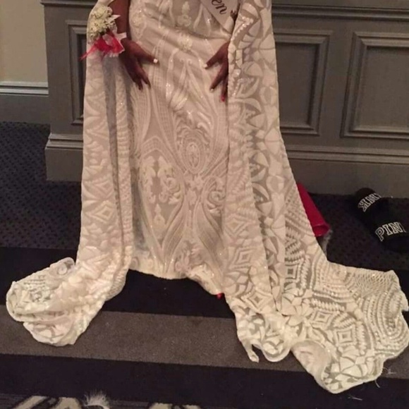 Dress - Picture 13 of 16